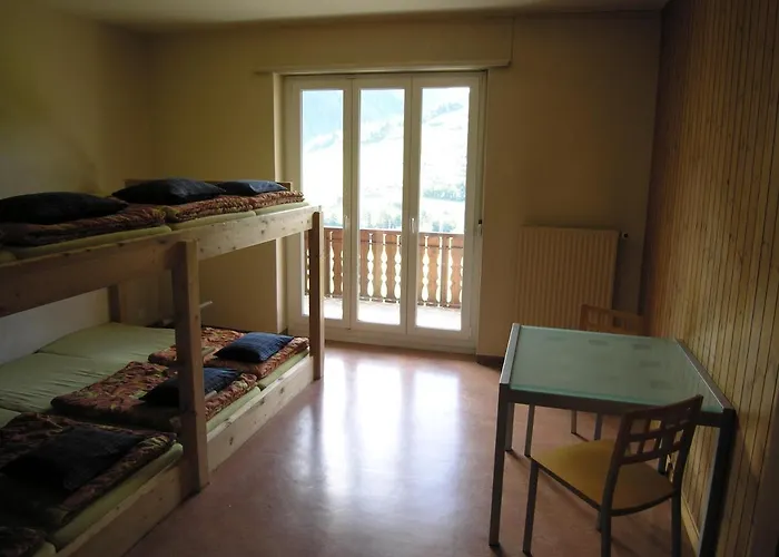 Jugendhotel Alpina Hostel Sedrun