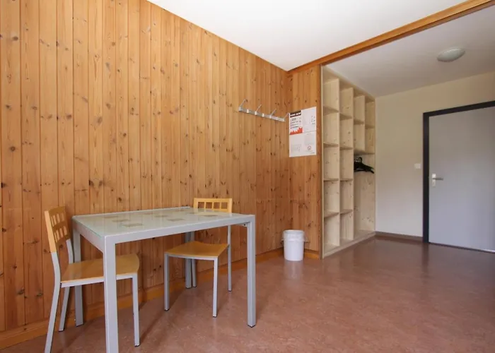 Jugendhotel Alpina Hostel *