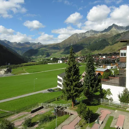 Jugendhotel Alpina Sedrun