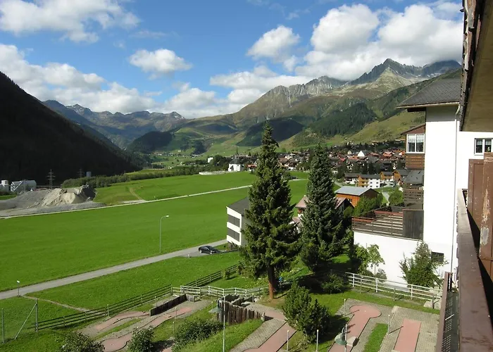 Jugendhotel Alpina Sedrun