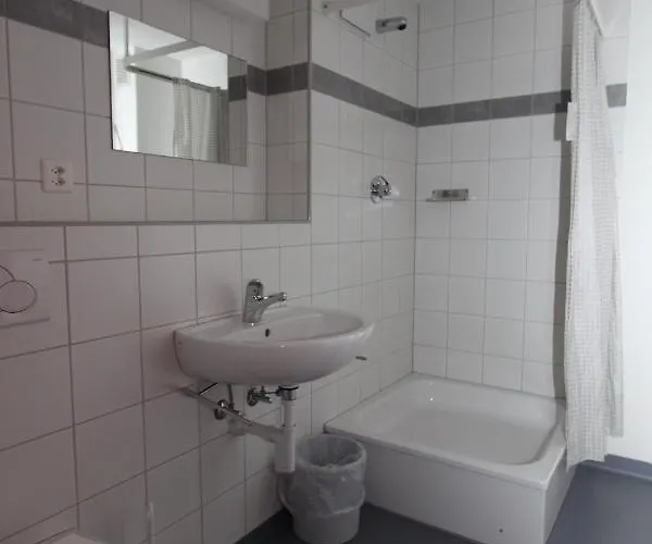 Hostal Jugendhotel Alpina Sedrun