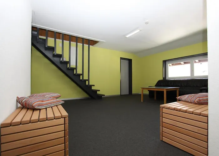 Jugendhotel Alpina Hostal Sedrun